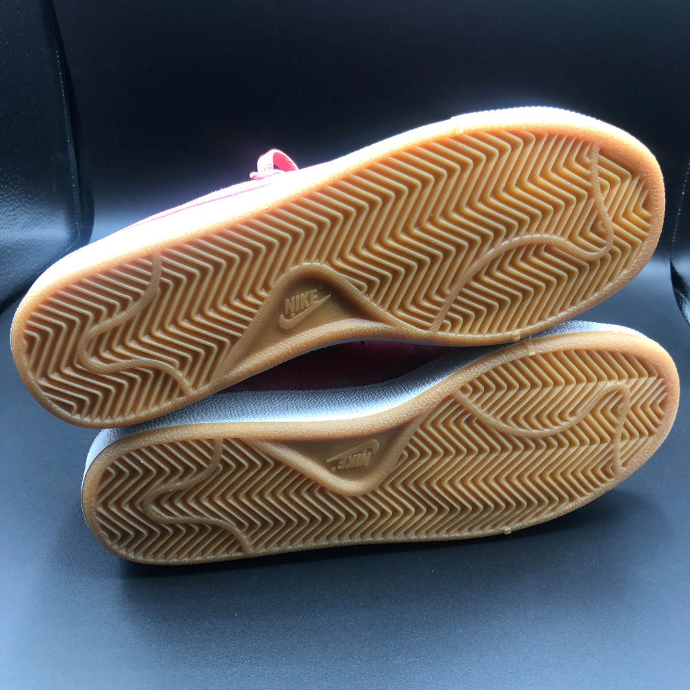 Women's Nike Court Royale Suede Pink/White - Picture 6 of 6